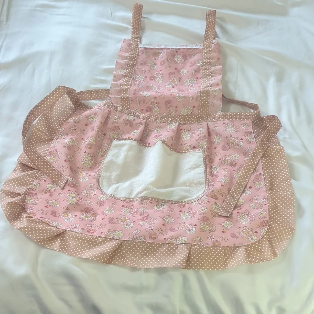 Apron Vintage inspired Floral Feminine Functional